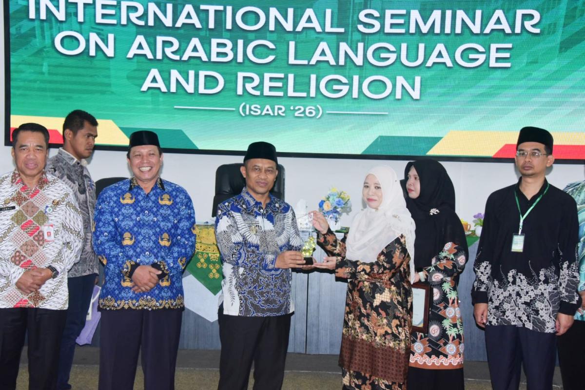 Wabup Bengkalis Buka Seminar Internasional Bahasa Arab dan Agama, Perkuat Kolaborasi IAIN dan UKM